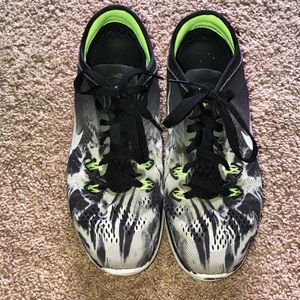 Women’s Nike Tennis Shoes - size 11